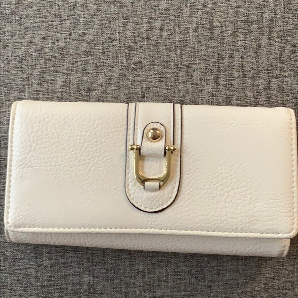 White Wallet
